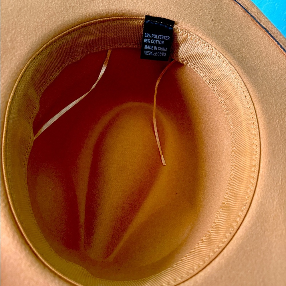 NWOT Camel Colored Fedora With Leather Band And Gold Toned Beads - Picture 2 of 7